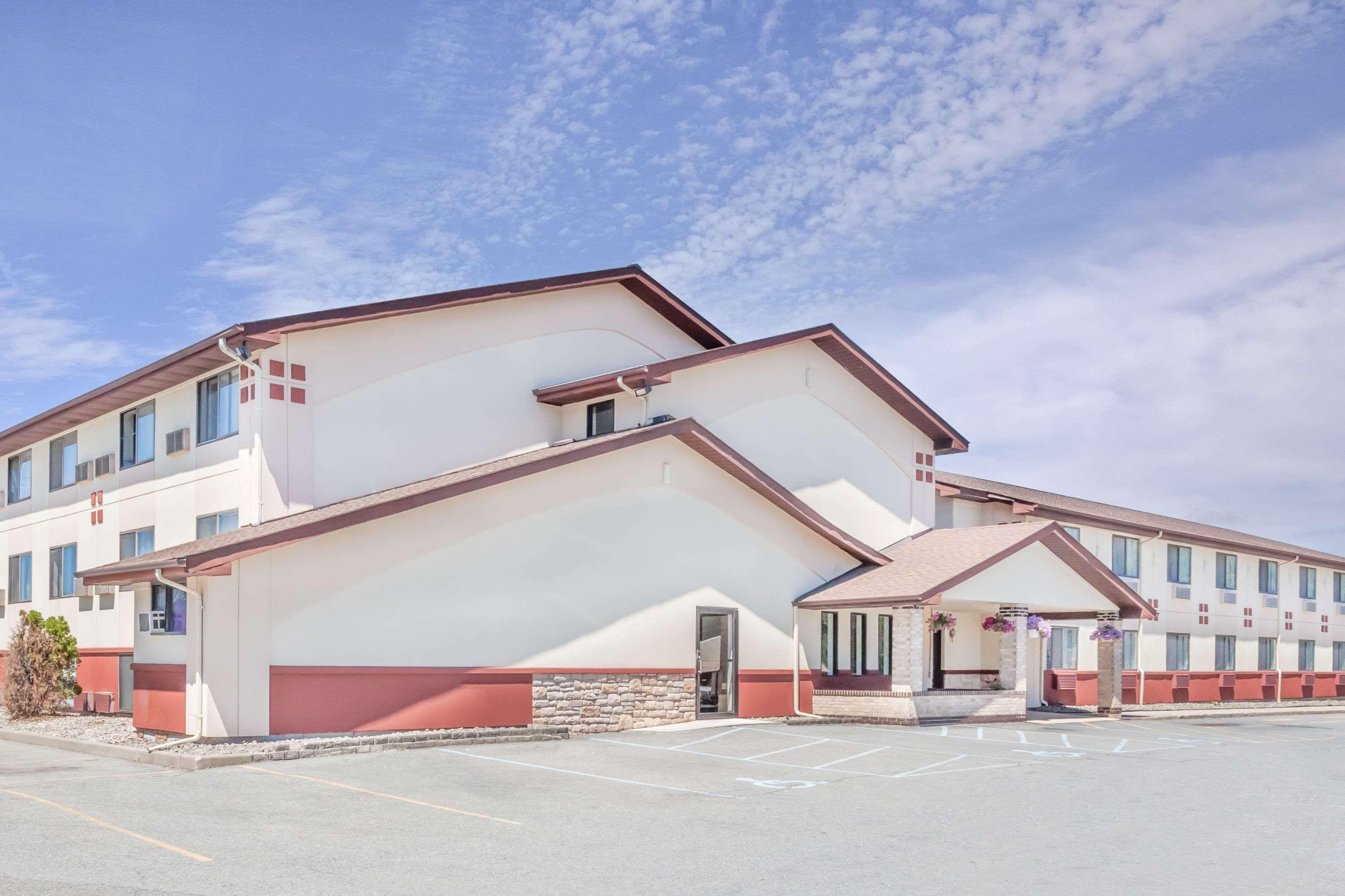 Motel Super 8 By Wyndham Maybrook 2*