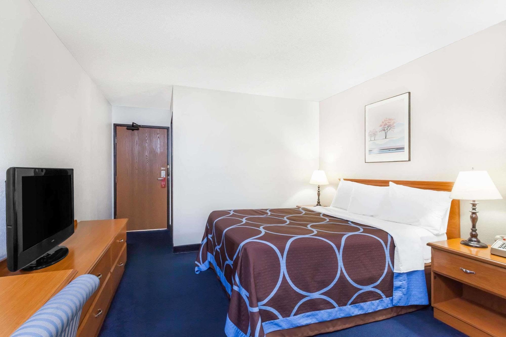 Super 8 By Wyndham Maybrook Motel
